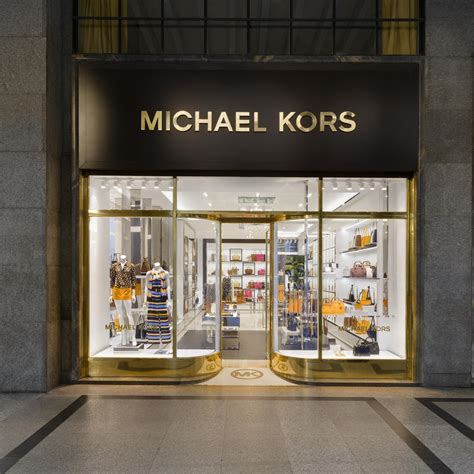 Negozi MICHAEL KORS nella città metropolitana di Bari.